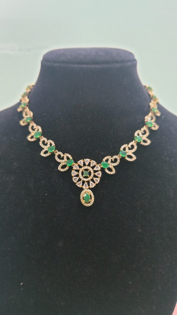 Elegant Green Stone Leaf Design Necklace Set - Image 3