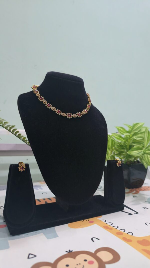 Pink Floral Stone Necklace Set - Image 2