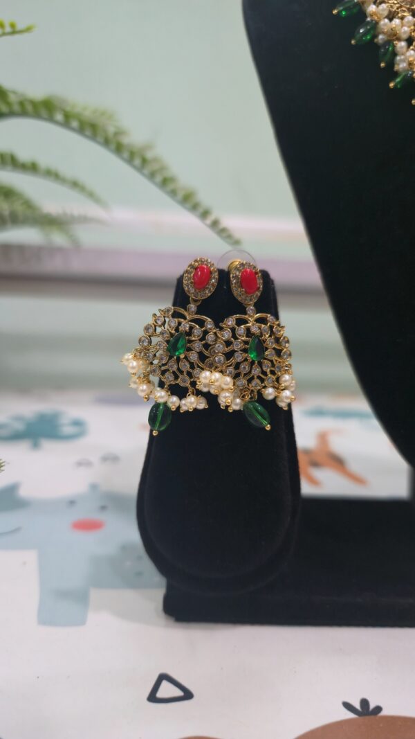 Grand Multicolor Pearl Drop Necklace Set - Image 4