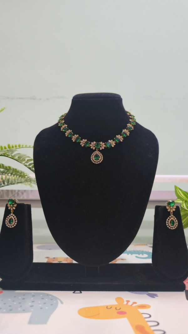 Mehendi Polish Green Stone Necklace Set