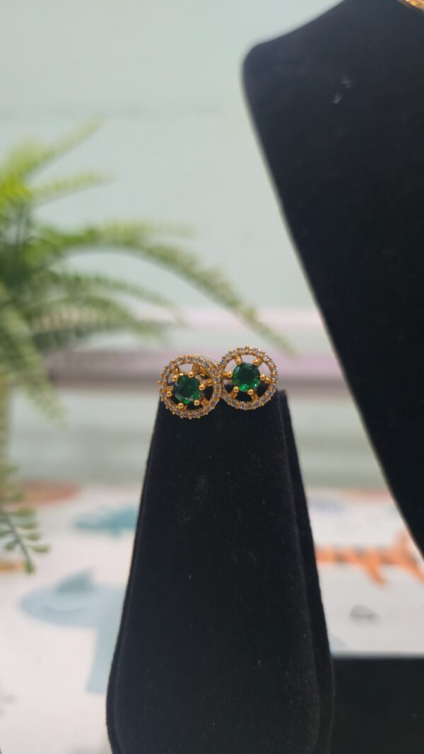 Kanti Model Necklace with Green Stone - Image 3